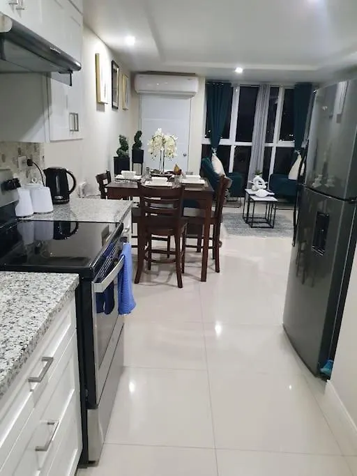 Bayfront Bluedream Luxurious 1Bed, 1Ba Apt Portmore