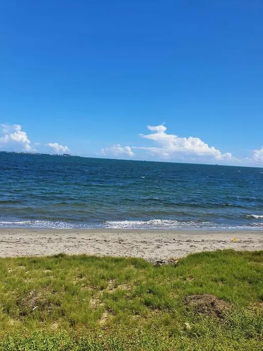 Bayfront Bluedream Luxurious 1Bed, 1Ba Apt Portmore