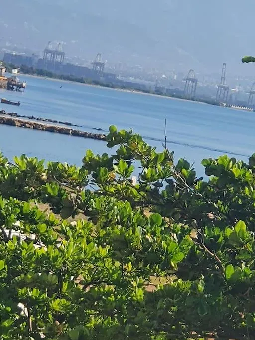 Bayfront Bluedream Luxurious 1Bed, 1Ba Apt Portmore