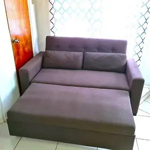 Two Bedroom. Walk To Beach. Free Wi-fi & Free Parking Apartment